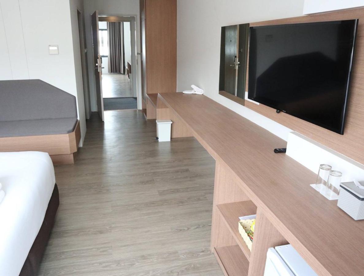 Srilamduan Hotel Sisaket Екстериор снимка