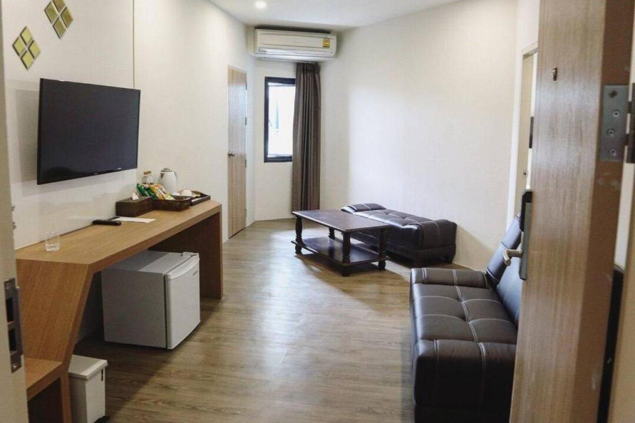 Srilamduan Hotel Sisaket Екстериор снимка