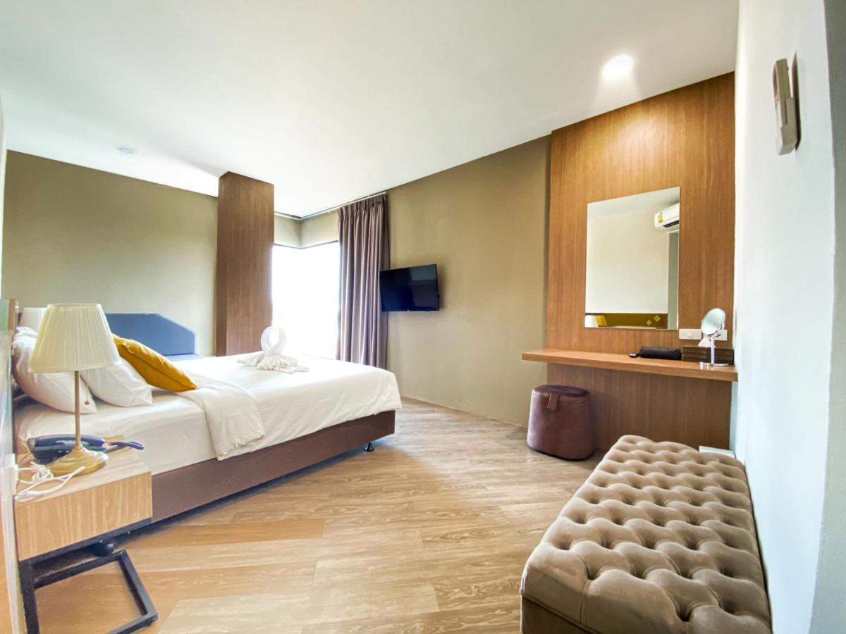 Srilamduan Hotel Sisaket Екстериор снимка