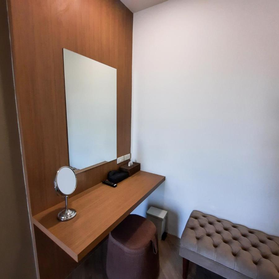 Srilamduan Hotel Sisaket Екстериор снимка