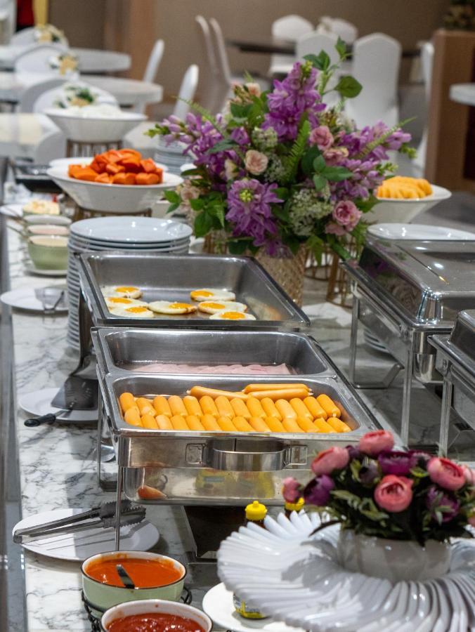 Srilamduan Hotel Sisaket Екстериор снимка