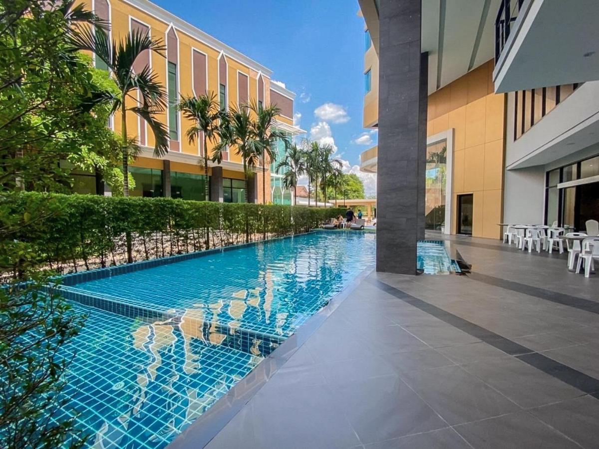 Srilamduan Hotel Sisaket Екстериор снимка
