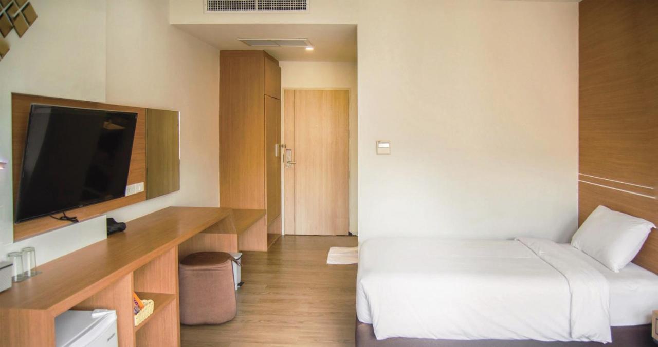 Srilamduan Hotel Sisaket Екстериор снимка