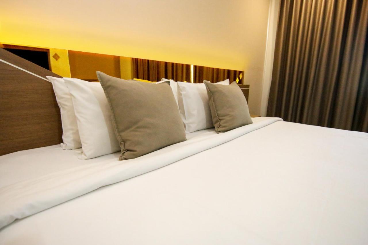 Srilamduan Hotel Sisaket Екстериор снимка