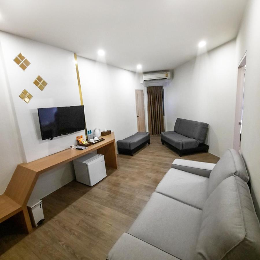 Srilamduan Hotel Sisaket Екстериор снимка