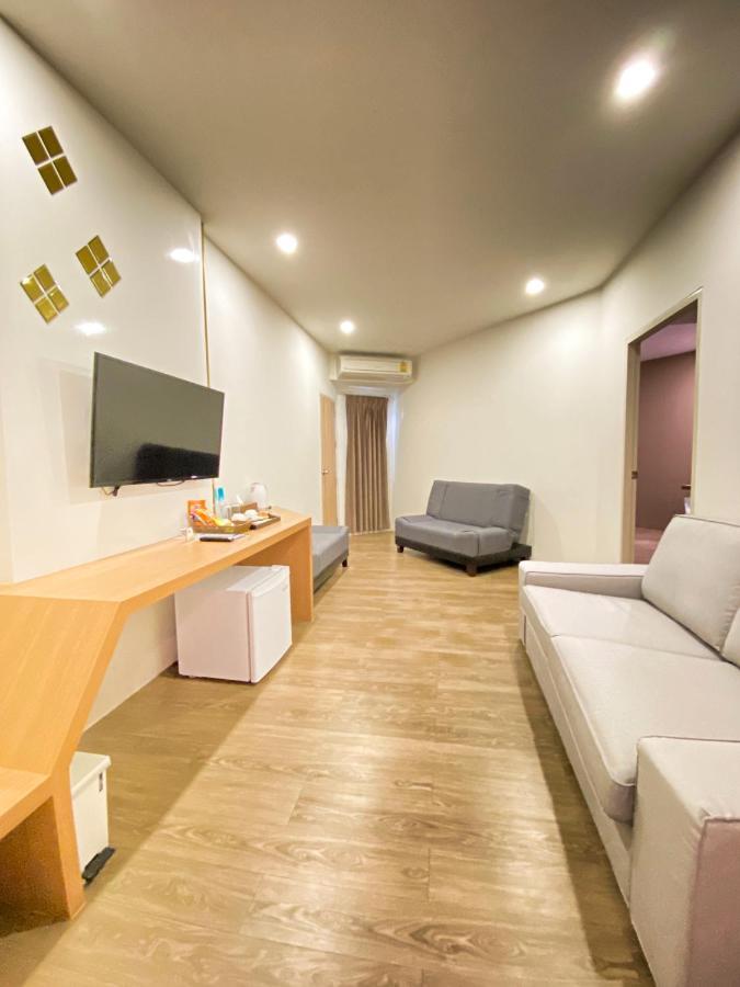 Srilamduan Hotel Sisaket Екстериор снимка