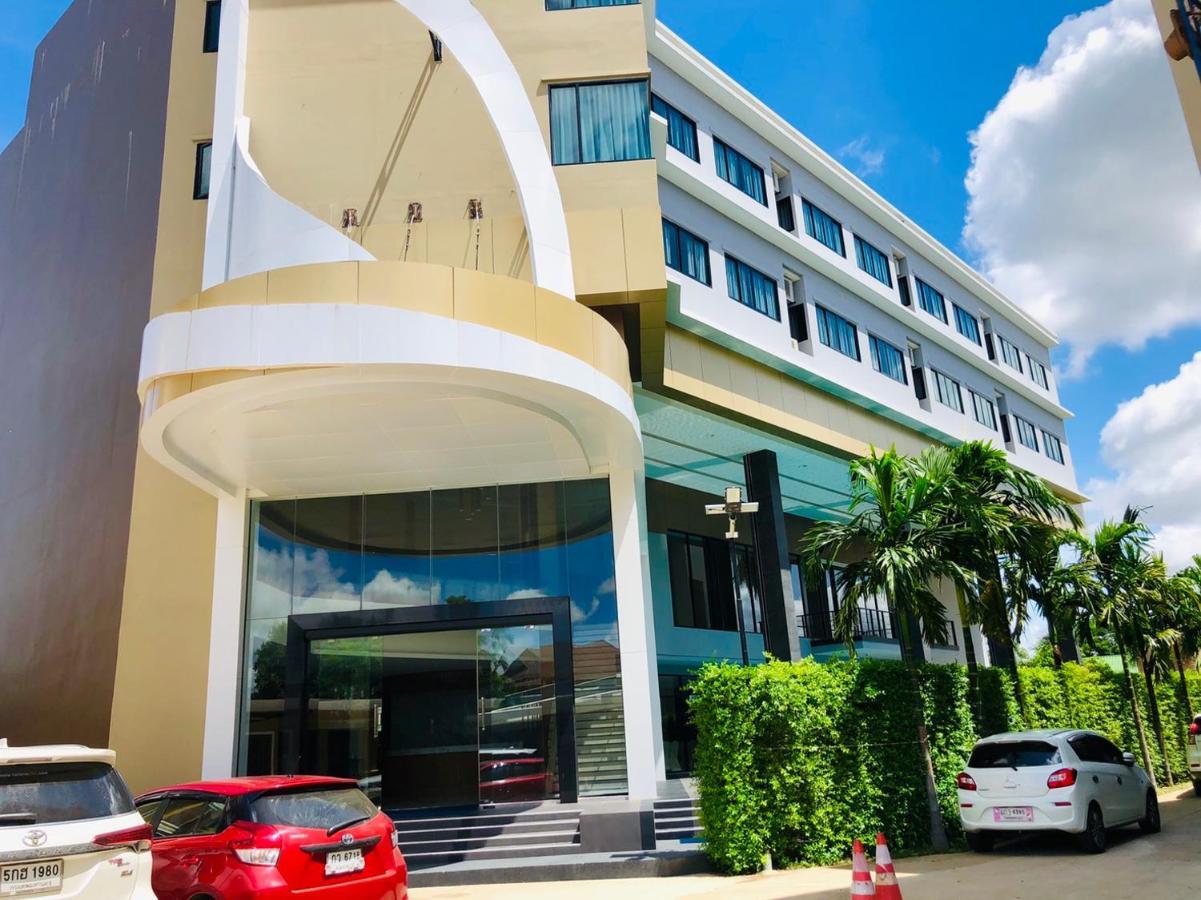 Srilamduan Hotel Sisaket Екстериор снимка