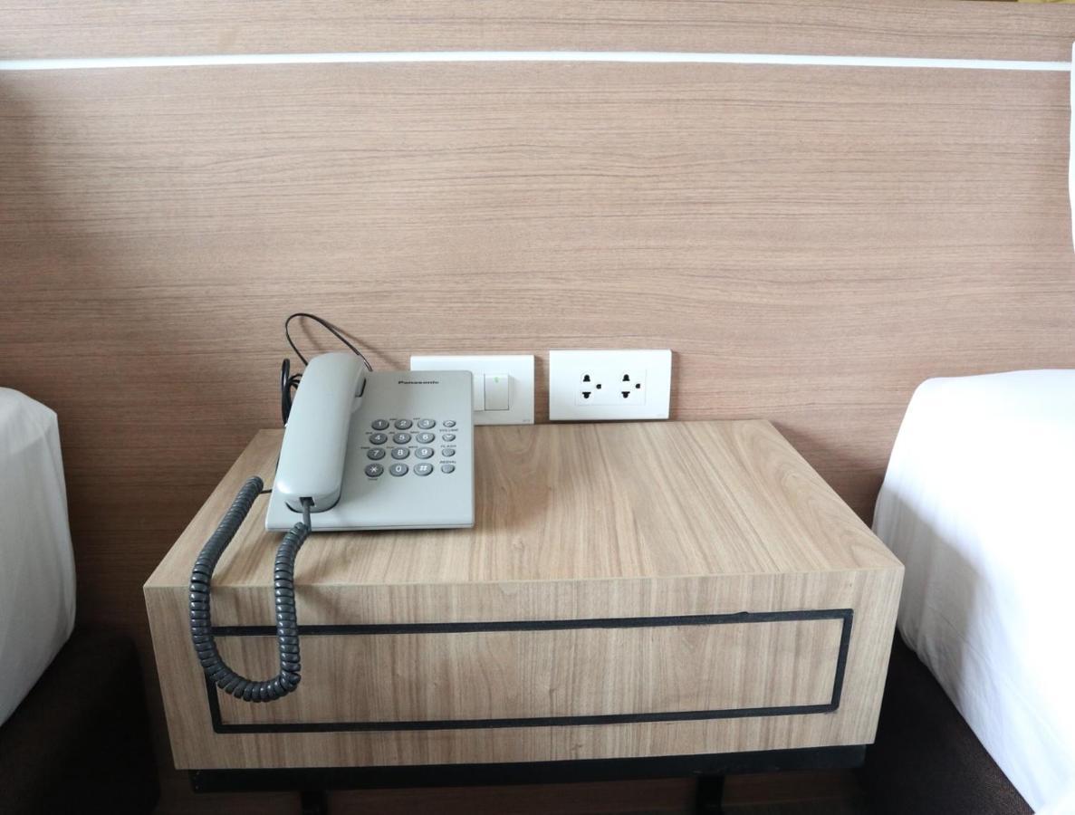 Srilamduan Hotel Sisaket Екстериор снимка