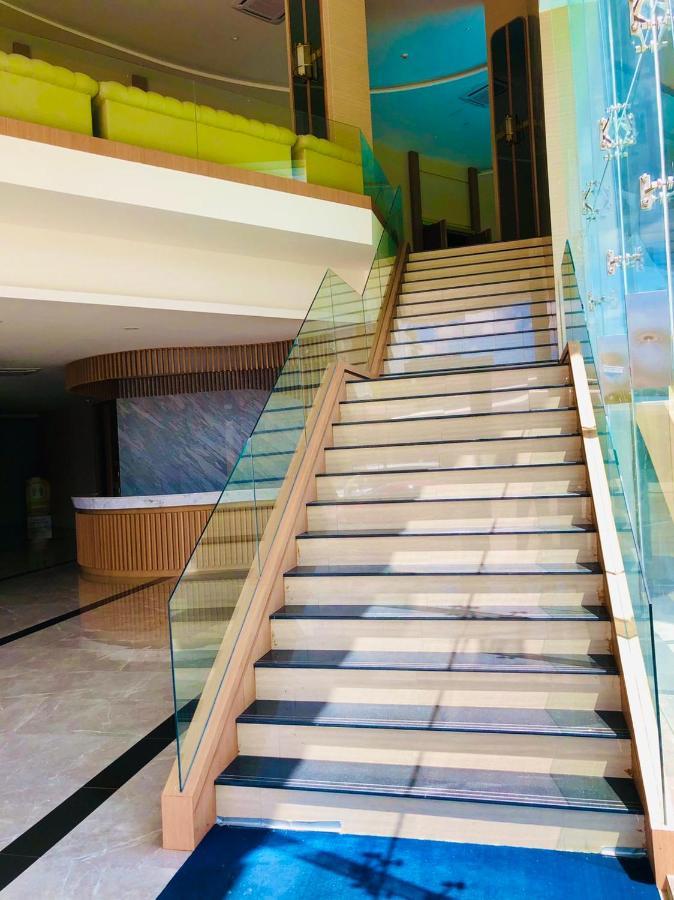 Srilamduan Hotel Sisaket Екстериор снимка